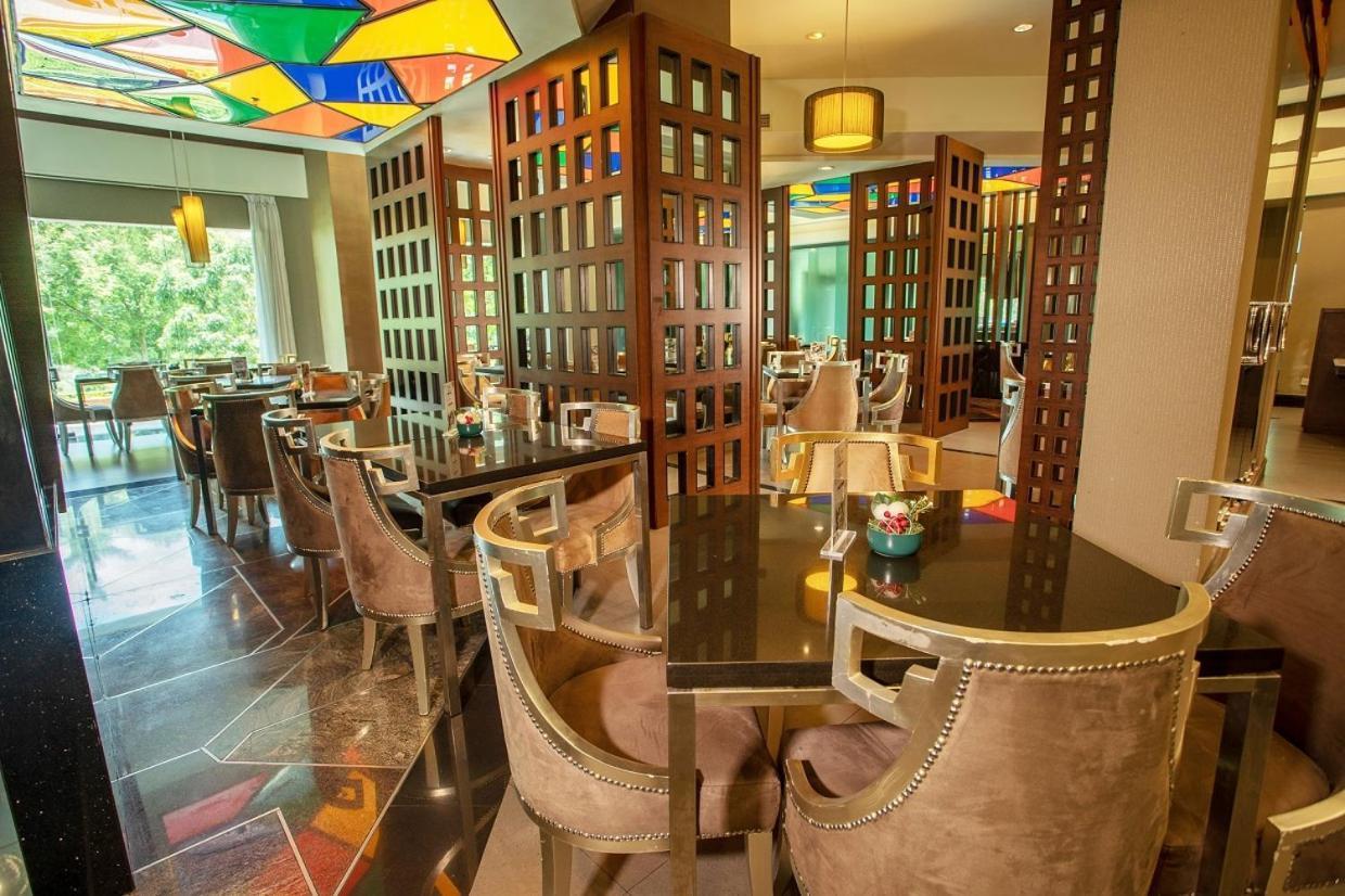 Nilai Springs Resort Hotel Eksteriør bilde